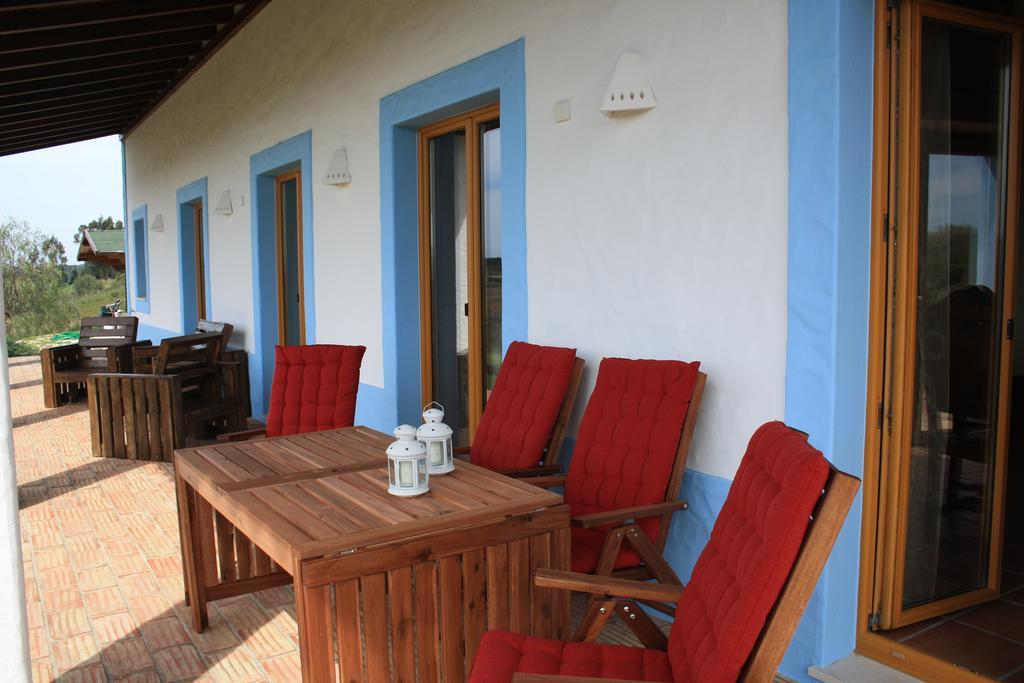 Monte Da Sapaleira Guest House Алжезур Стая снимка